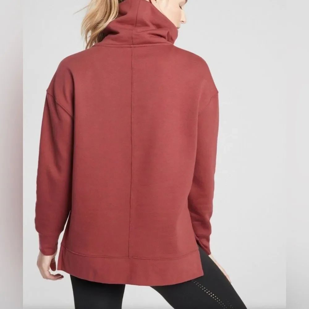 ATHLETA 24/7 Funnel Neck Sweatshirt in size M